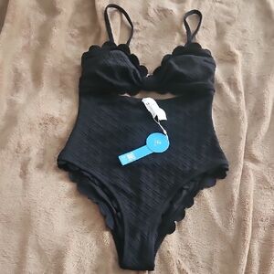 Cupshe Textured Black Swimsuit (NWT)